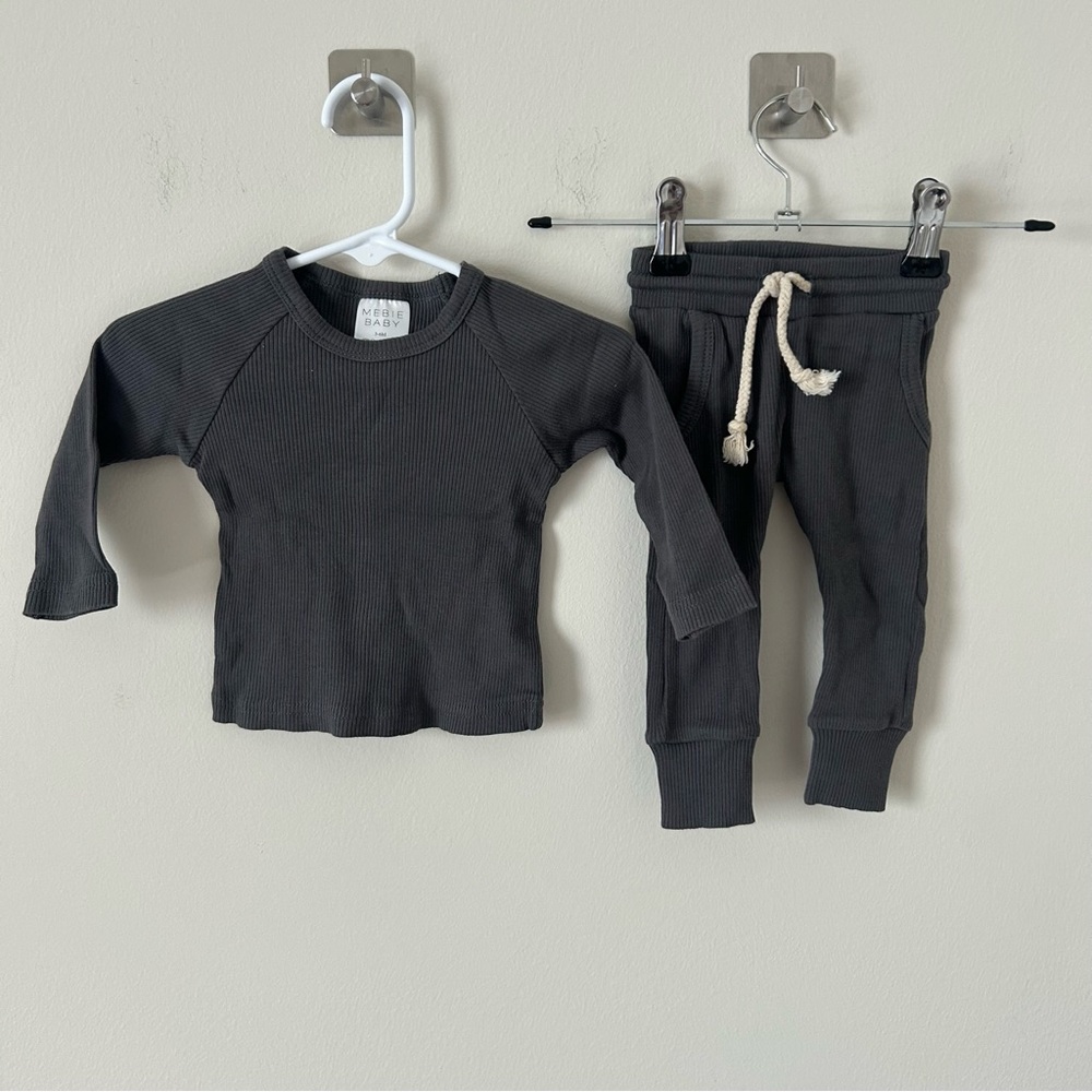 Mebie baby lounge set